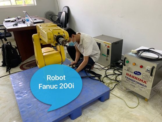 ROBOT CÔNG NGHIỆP LÀ GÌ? VÀ NHỮNG LỢI ÍCH CỦA ROBOT TRONG THỜI ĐẠI CÔNG NGHIỆP 4.0 ROBOT CÔNG NGHIỆP LÀ GÌ? VÀ NHỮNG LỢI ÍCH CỦA ROBOT TRONG THỜI ĐẠI CÔNG NGHIỆP 4.0