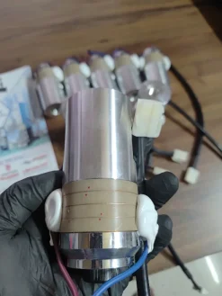 Transducer 20kHz: Phụ Kiện Thay Thế Thanh Rung Siêu Âm 20KHz Nhanh Chóng, An Toàn