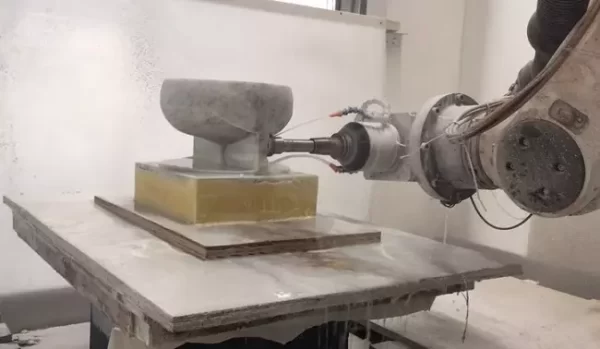 SỰ KHÁC NHAU GIỮA MÁY GIA CÔNG CNC VÀ ROBOT